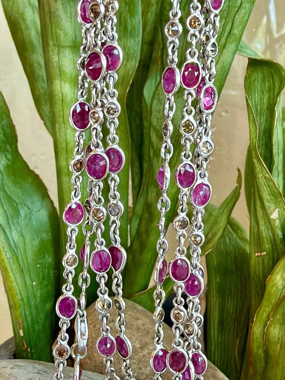 18 karat gold, ruby, and diamond necklace - Picture 1 of 10